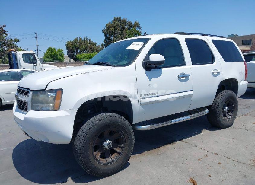 Photo 2 of 2007 Chevrolet Tahoe LT (VIN 1GNFK130X7R256830)
