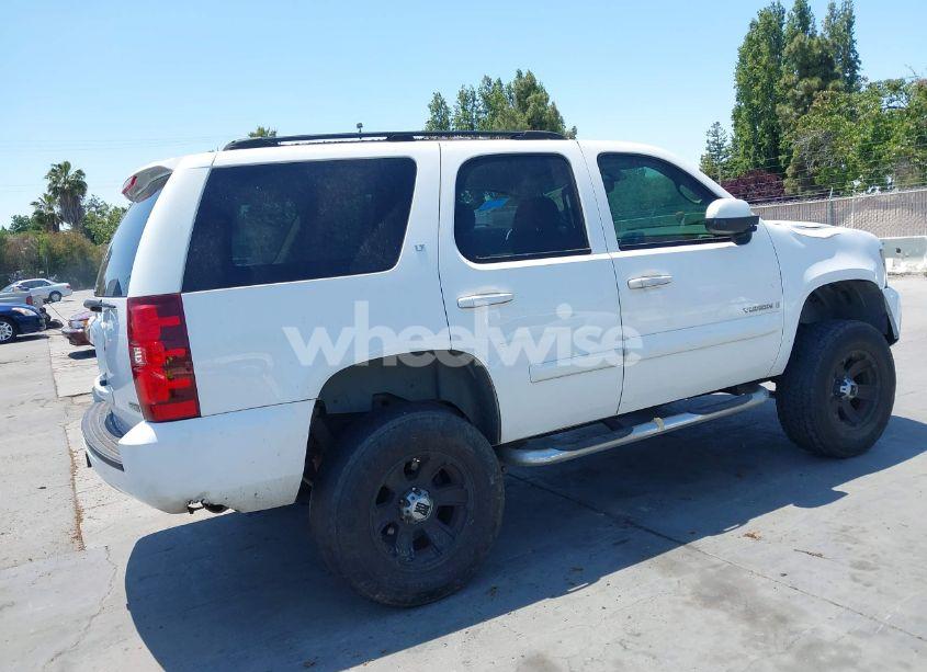 Photo 4 of 2007 Chevrolet Tahoe LT (VIN 1GNFK130X7R256830)