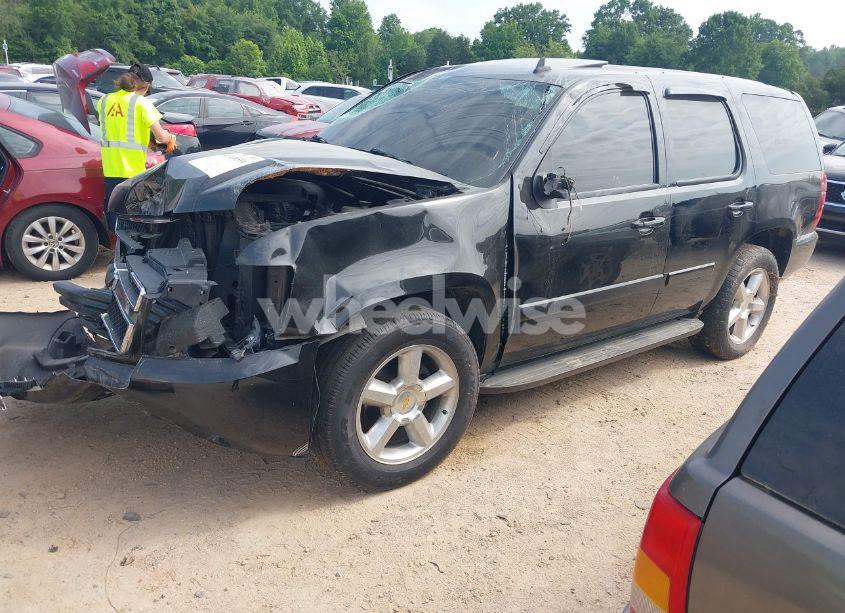 Photo 2 of 2008 Chevrolet Tahoe LT (VIN 1GNFK130X8R137676)