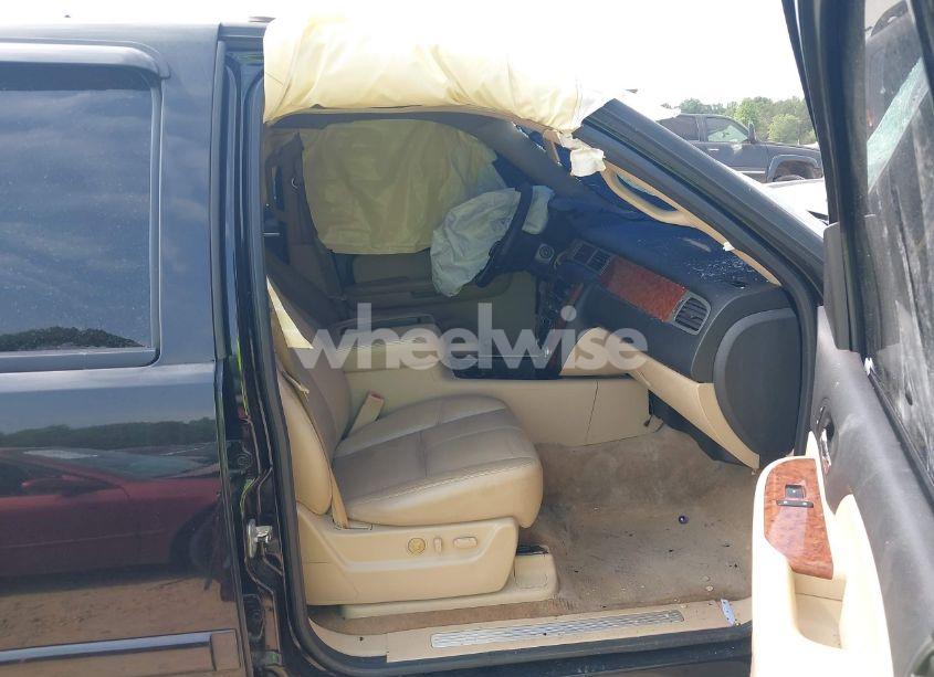 Photo 5 of 2008 Chevrolet Tahoe LT (VIN 1GNFK130X8R137676)