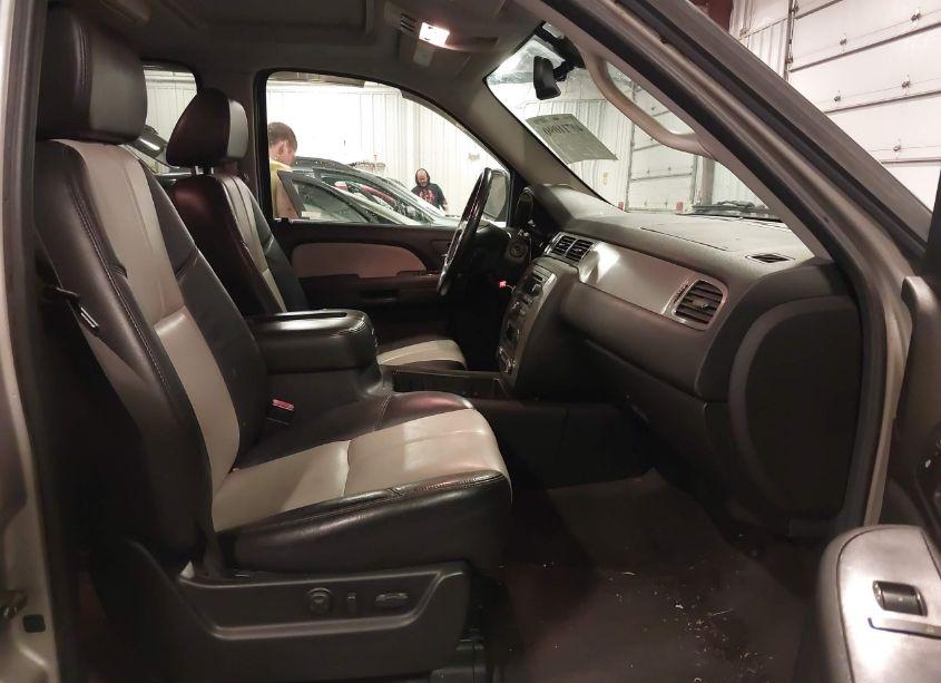 Photo 5 of 2008 Chevrolet Tahoe LT (VIN 1GNFK130X8R163663)