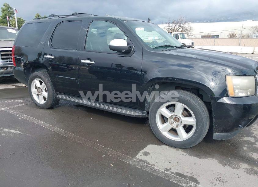 2008 Chevrolet Tahoe LTZ (VIN 1GNFK130X8R218063) main photo