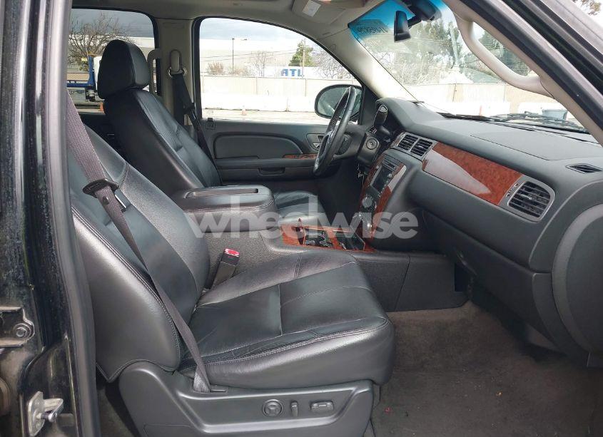 Photo 5 of 2008 Chevrolet Tahoe LTZ (VIN 1GNFK130X8R218063)