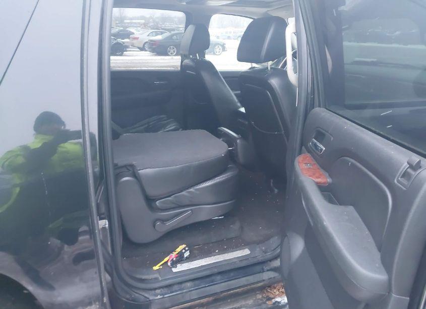 Photo 8 of 2007 Chevrolet Suburban 1500 LT (VIN 1GNFK16307J225297)