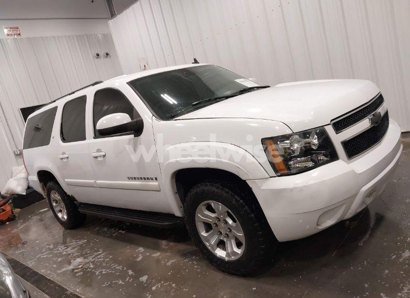 Photo 13 of 2007 Chevrolet Suburban 1500 LT (VIN 1GNFK16307J240138)