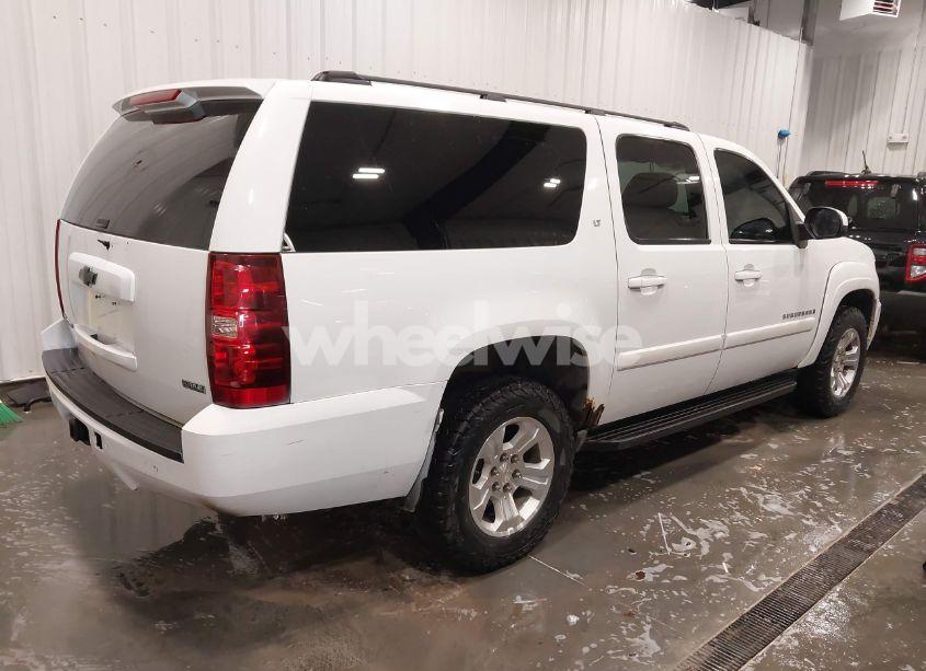 Photo 4 of 2007 Chevrolet Suburban 1500 LT (VIN 1GNFK16307J240138)