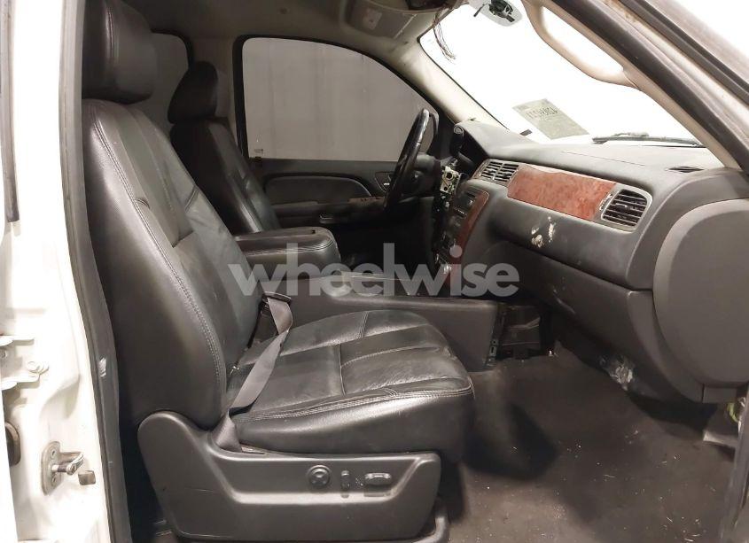 Photo 5 of 2007 Chevrolet Suburban 1500 LT (VIN 1GNFK16307J240138)