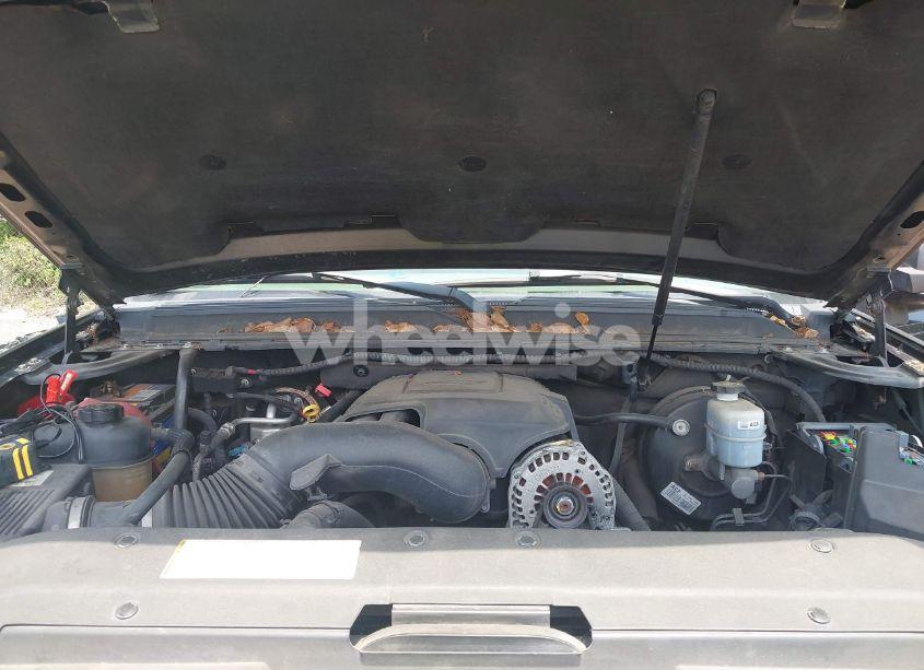 Photo 10 of 2007 Chevrolet Suburban 1500 LT (VIN 1GNFK16307J324024)