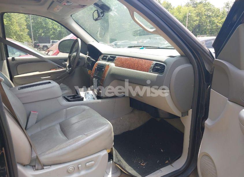 Photo 5 of 2007 Chevrolet Suburban 1500 LT (VIN 1GNFK16307J324024)