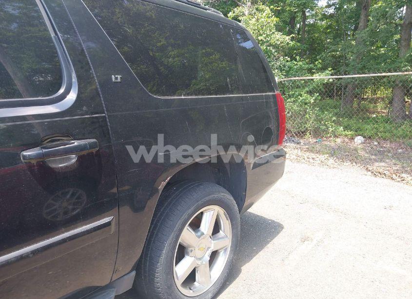 Photo 6 of 2007 Chevrolet Suburban 1500 LT (VIN 1GNFK16307J324024)