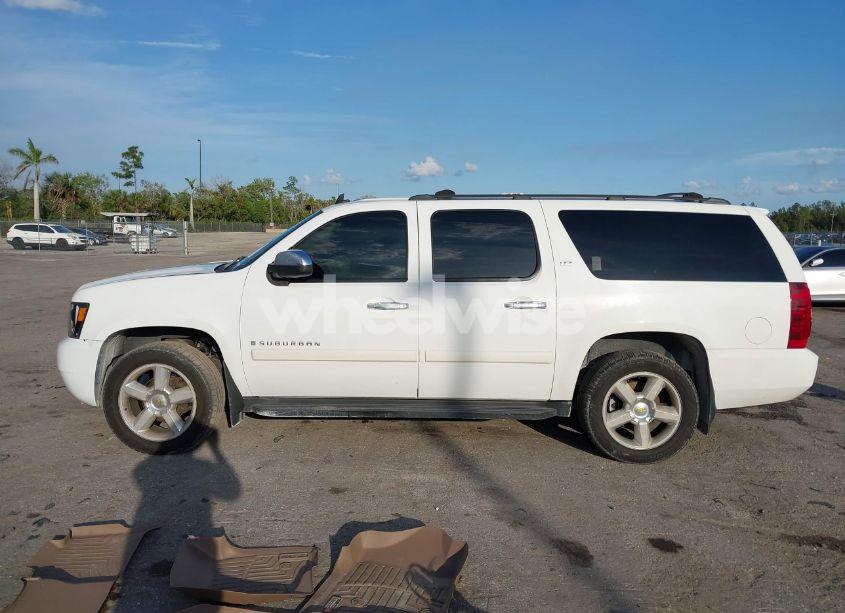 Photo 14 of 2007 Chevrolet Suburban 1500 LTZ (VIN 1GNFK16307R384726)