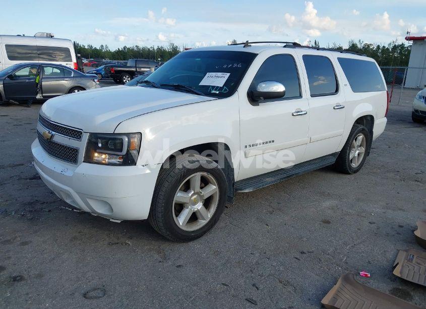 Photo 2 of 2007 Chevrolet Suburban 1500 LTZ (VIN 1GNFK16307R384726)