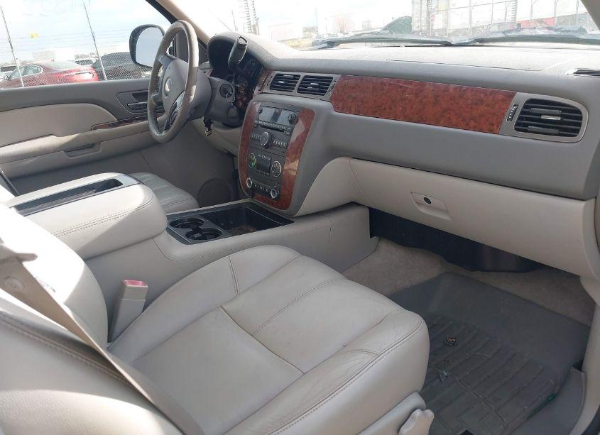 Photo 5 of 2008 Chevrolet Suburban 1500 LT (VIN 1GNFK16308J118283)