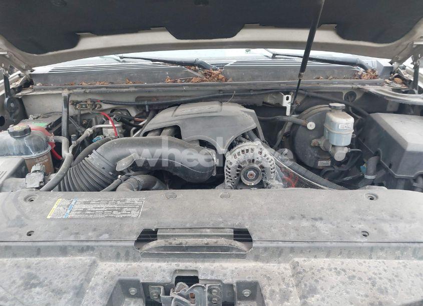 Photo 10 of 2009 Chevrolet Suburban 1500 LS (VIN 1GNFK16309R259972)