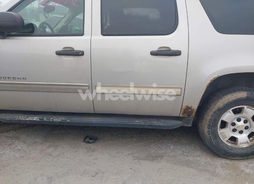 Photo 14 of 2009 Chevrolet Suburban 1500 LS (VIN 1GNFK16309R259972)