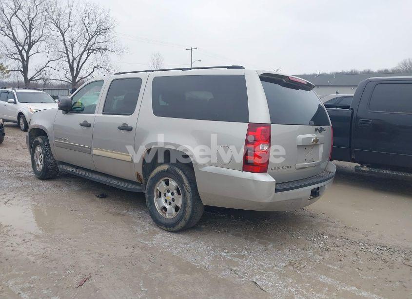 Photo 3 of 2009 Chevrolet Suburban 1500 LS (VIN 1GNFK16309R259972)