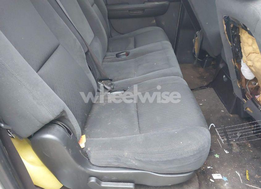 Photo 8 of 2009 Chevrolet Suburban 1500 LS (VIN 1GNFK16309R259972)