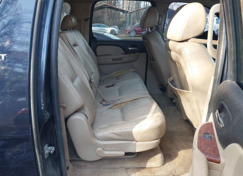 Photo 8 of 2007 Chevrolet Suburban 1500 LT (VIN 1GNFK16317J201123)