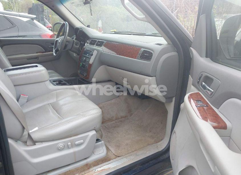 Photo 5 of 2007 Chevrolet Suburban 1500 LT (VIN 1GNFK16317J260379)
