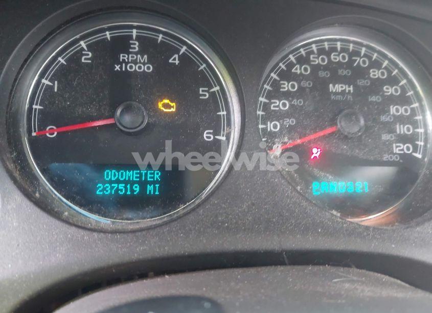 Photo 7 of 2007 Chevrolet Suburban 1500 LT (VIN 1GNFK16317J260379)