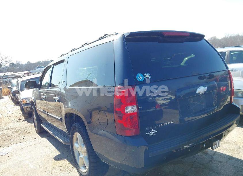 Photo 3 of 2007 Chevrolet Suburban 1500 LTZ (VIN 1GNFK16317J300556)