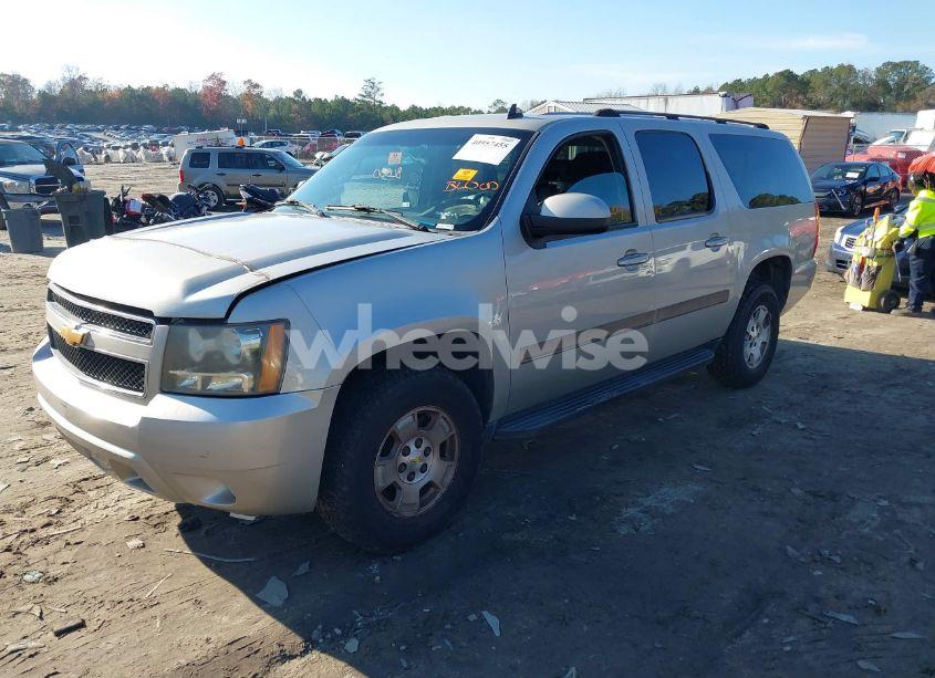 Photo 2 of 2007 Chevrolet Suburban 1500 LT (VIN 1GNFK16317R203004)