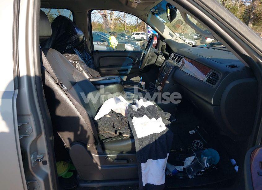 Photo 5 of 2007 Chevrolet Suburban 1500 LT (VIN 1GNFK16317R203004)