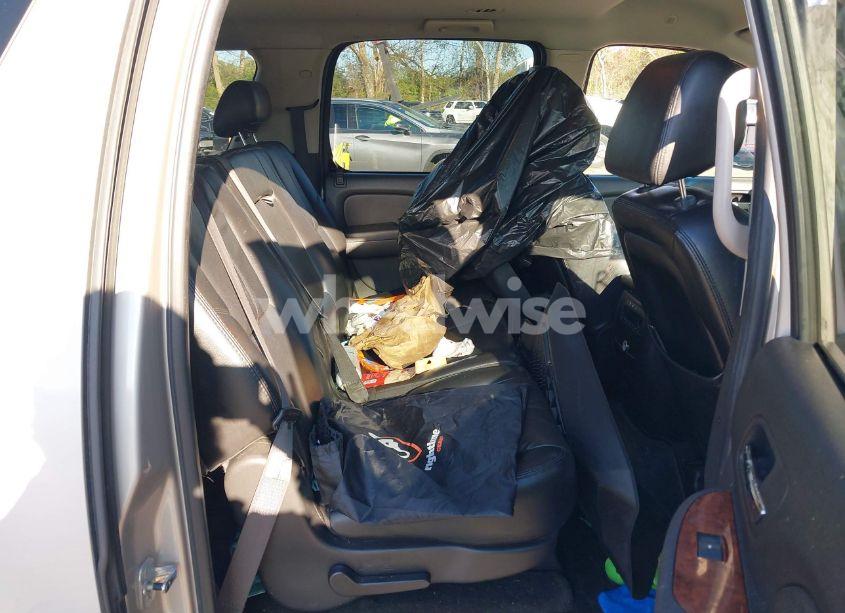 Photo 8 of 2007 Chevrolet Suburban 1500 LT (VIN 1GNFK16317R203004)