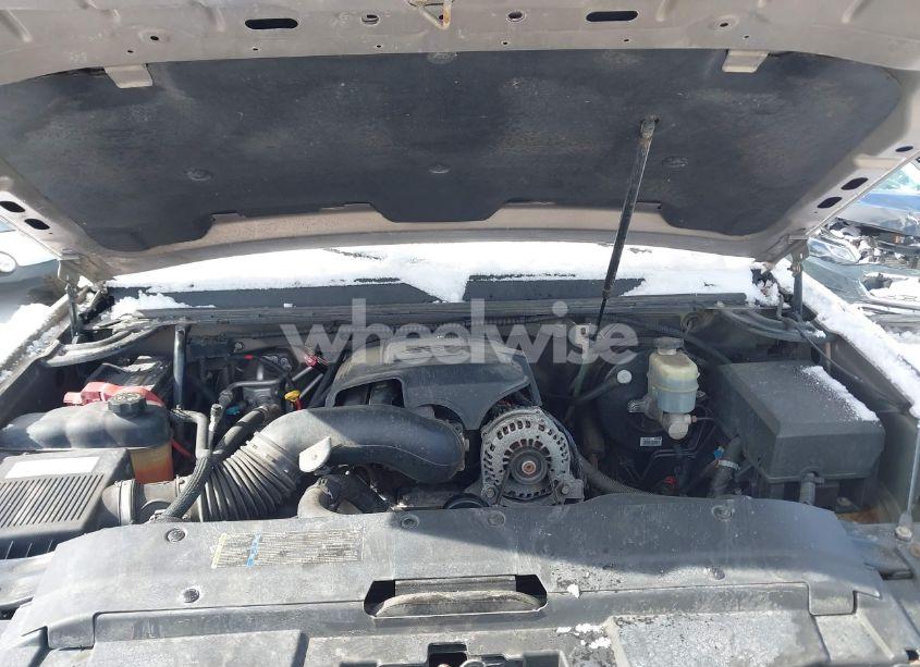 Photo 10 of 2007 Chevrolet Suburban 1500 LT (VIN 1GNFK16317R366798)