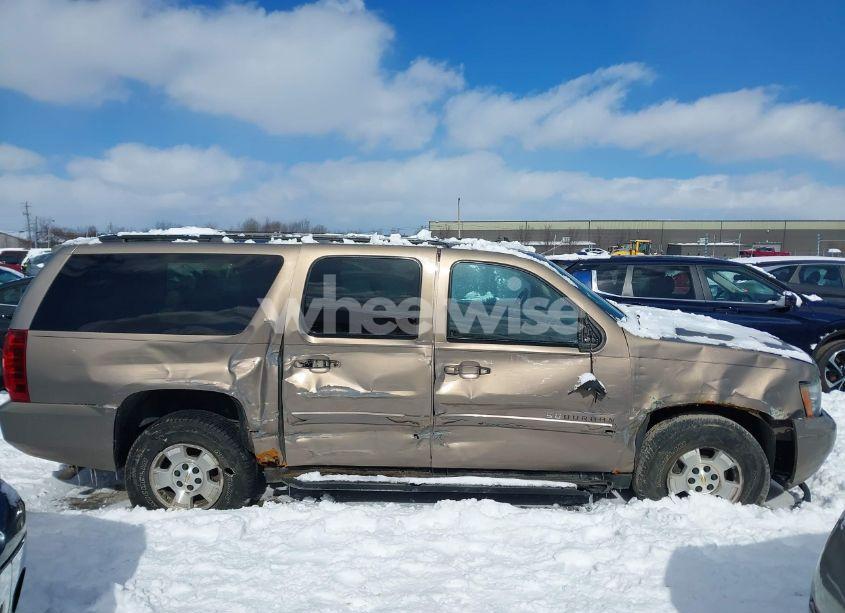 Photo 13 of 2007 Chevrolet Suburban 1500 LT (VIN 1GNFK16317R366798)