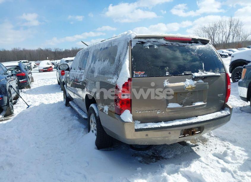 Photo 3 of 2007 Chevrolet Suburban 1500 LT (VIN 1GNFK16317R366798)