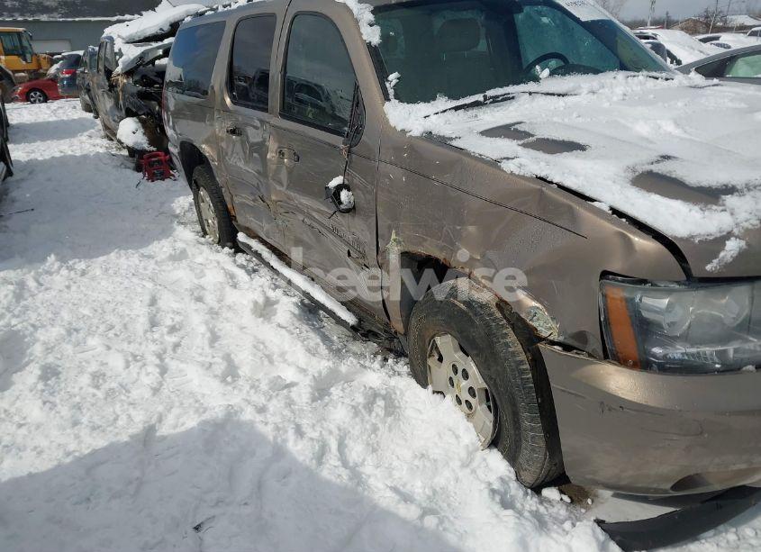 Photo 6 of 2007 Chevrolet Suburban 1500 LT (VIN 1GNFK16317R366798)