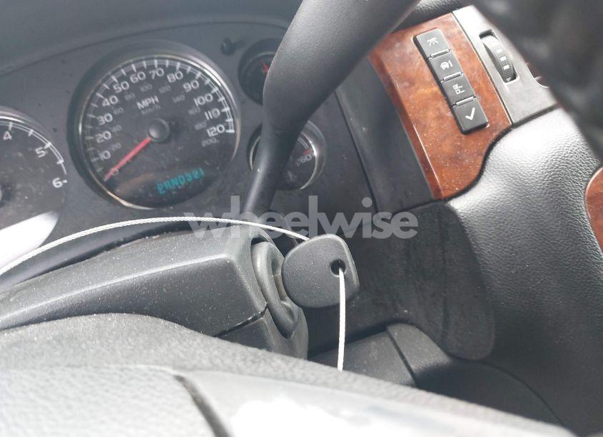 Photo 11 of 2007 Chevrolet Suburban 1500 LT (VIN 1GNFK16327J350303)