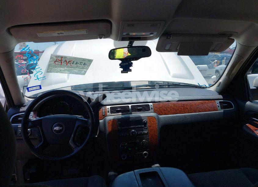 Photo 13 of 2007 Chevrolet Suburban 1500 LT (VIN 1GNFK16327J350303)