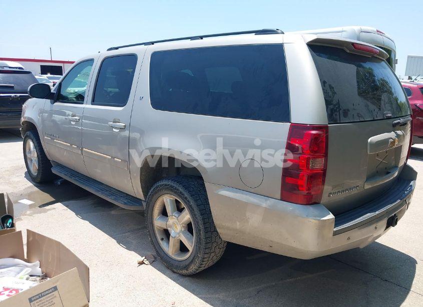 Photo 3 of 2007 Chevrolet Suburban 1500 LT (VIN 1GNFK16327J350303)