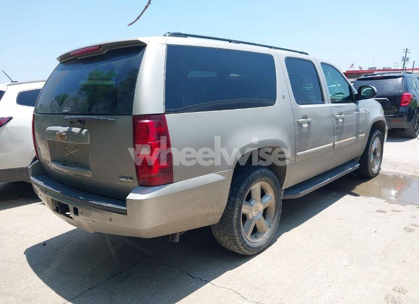 Photo 4 of 2007 Chevrolet Suburban 1500 LT (VIN 1GNFK16327J350303)