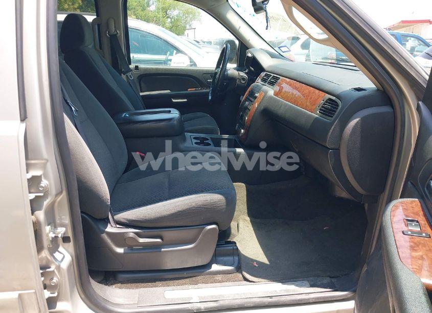 Photo 5 of 2007 Chevrolet Suburban 1500 LT (VIN 1GNFK16327J350303)