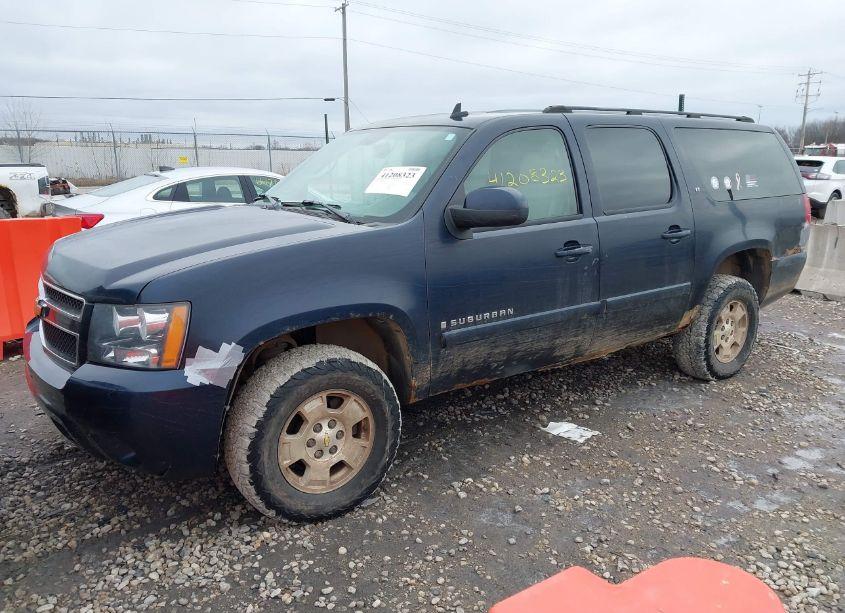 Photo 2 of 2007 Chevrolet Suburban 1500 LT (VIN 1GNFK16347J207403)