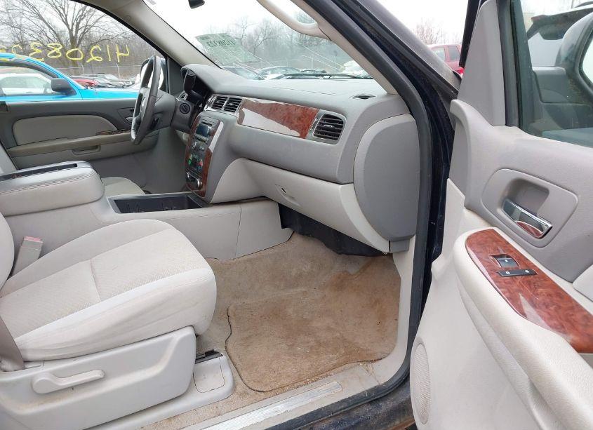 Photo 5 of 2007 Chevrolet Suburban 1500 LT (VIN 1GNFK16347J207403)
