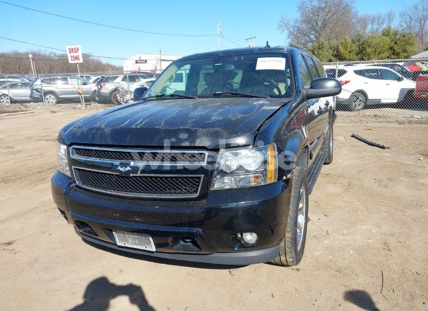 Photo 2 of 2007 Chevrolet Suburban 1500 LTZ (VIN 1GNFK16347J223178)