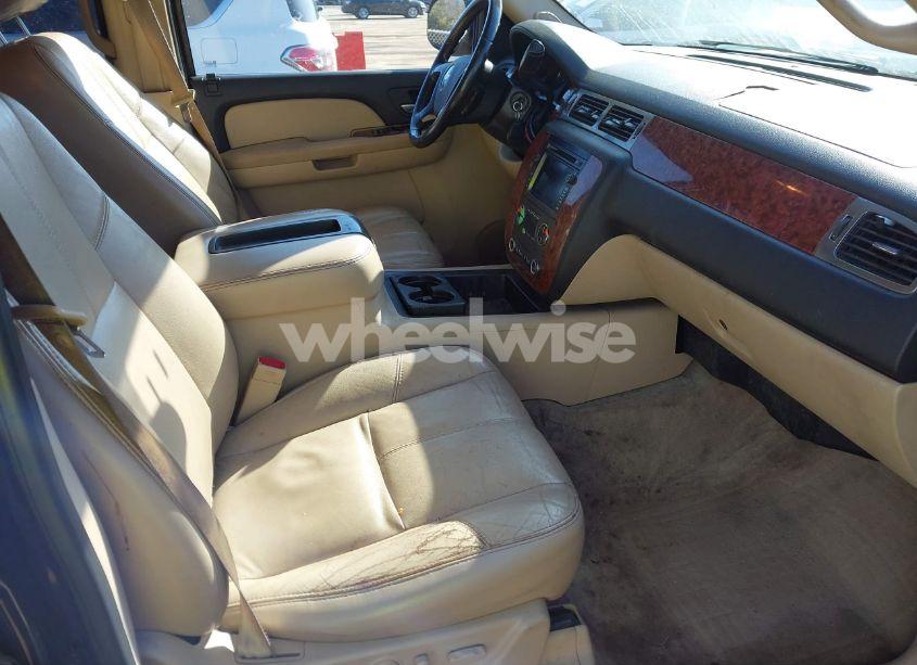 Photo 5 of 2007 Chevrolet Suburban 1500 LTZ (VIN 1GNFK16347J223178)