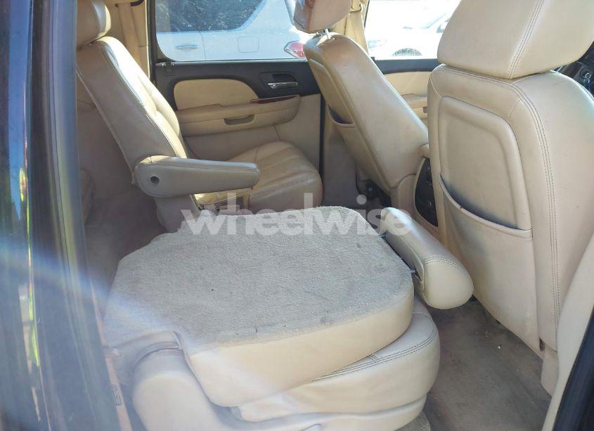 Photo 8 of 2007 Chevrolet Suburban 1500 LTZ (VIN 1GNFK16347J223178)