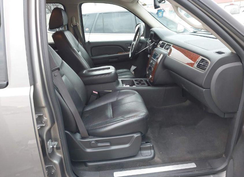 Photo 5 of 2007 Chevrolet Suburban 1500 LT (VIN 1GNFK16347J251742)