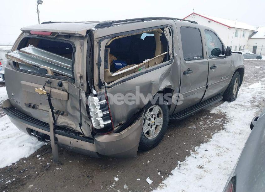 Photo 4 of 2007 Chevrolet Suburban 1500 LS (VIN 1GNFK16347J312488)
