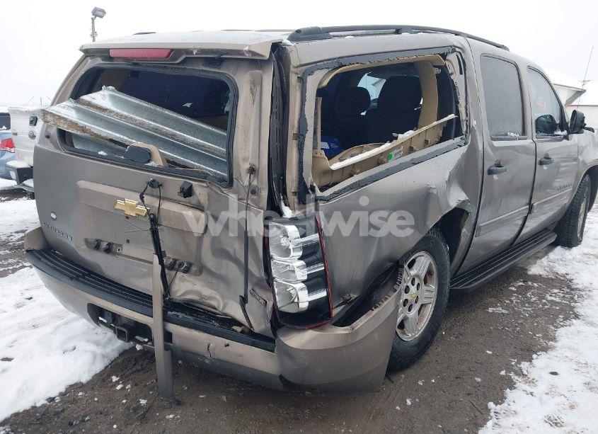 Photo 6 of 2007 Chevrolet Suburban 1500 LS (VIN 1GNFK16347J312488)