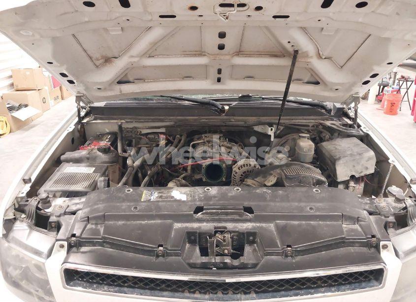 Photo 10 of 2008 Chevrolet Suburban 1500 LT (VIN 1GNFK16348J196002)