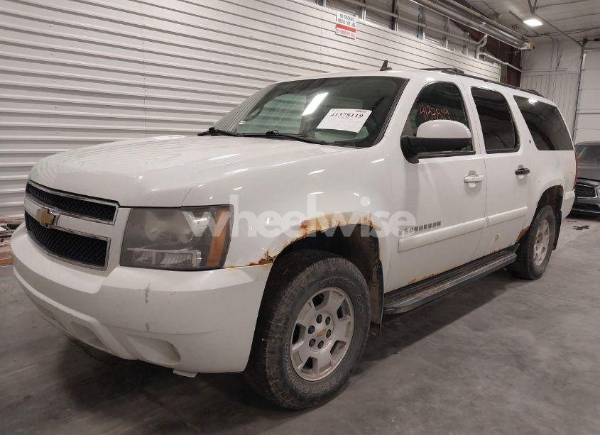 Photo 2 of 2008 Chevrolet Suburban 1500 LT (VIN 1GNFK16348J196002)