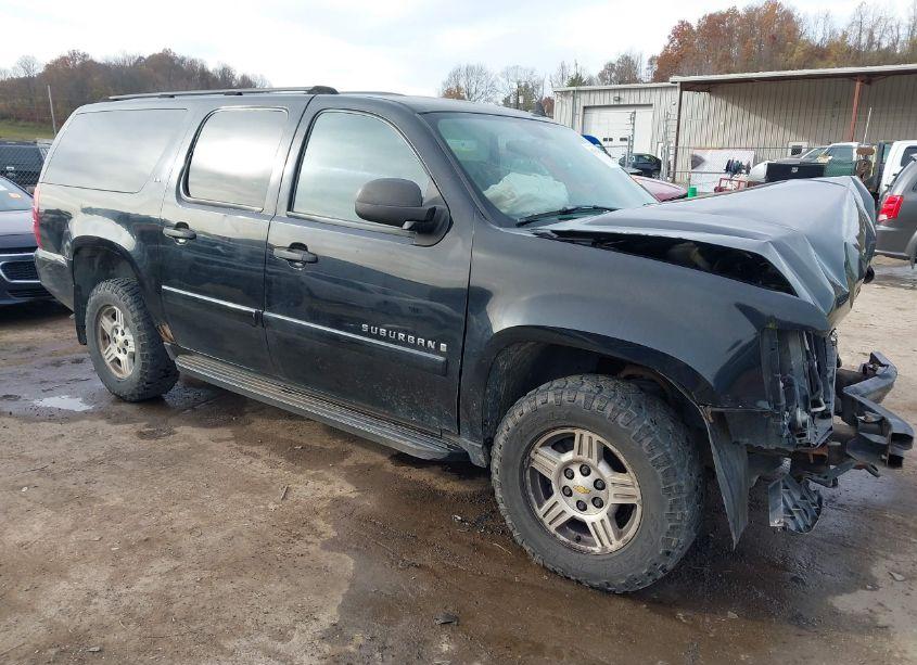 2007 Chevrolet Suburban 1500 LS (VIN 1GNFK16357J197321) main photo