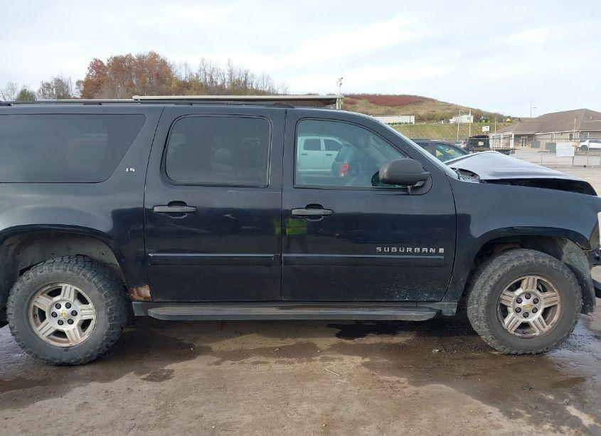 Photo 14 of 2007 Chevrolet Suburban 1500 LS (VIN 1GNFK16357J197321)