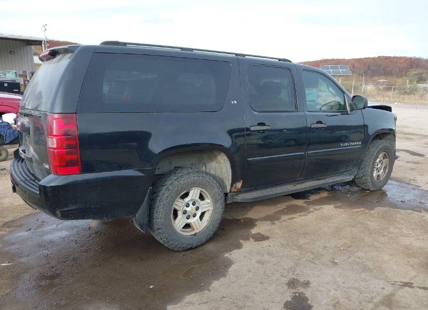 Photo 4 of 2007 Chevrolet Suburban 1500 LS (VIN 1GNFK16357J197321)